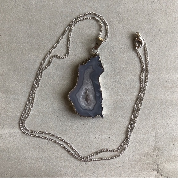 ❗️LAST❗️Raw Geode Slice Silver Necklace - Picture 3 of 7